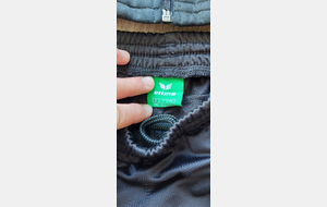 Survêtement enfant 9-10 ans