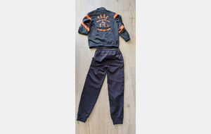 Survêtement enfant 9-10 ans